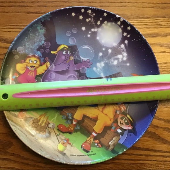 🍽️ ★❦꒒ik୧⌵♡⌵N୧w❦★ AUCTION PRICE👩🏻‍⚖️ Camp Out Bubbles Plastic Melamine Plate - Picture 4 of 4